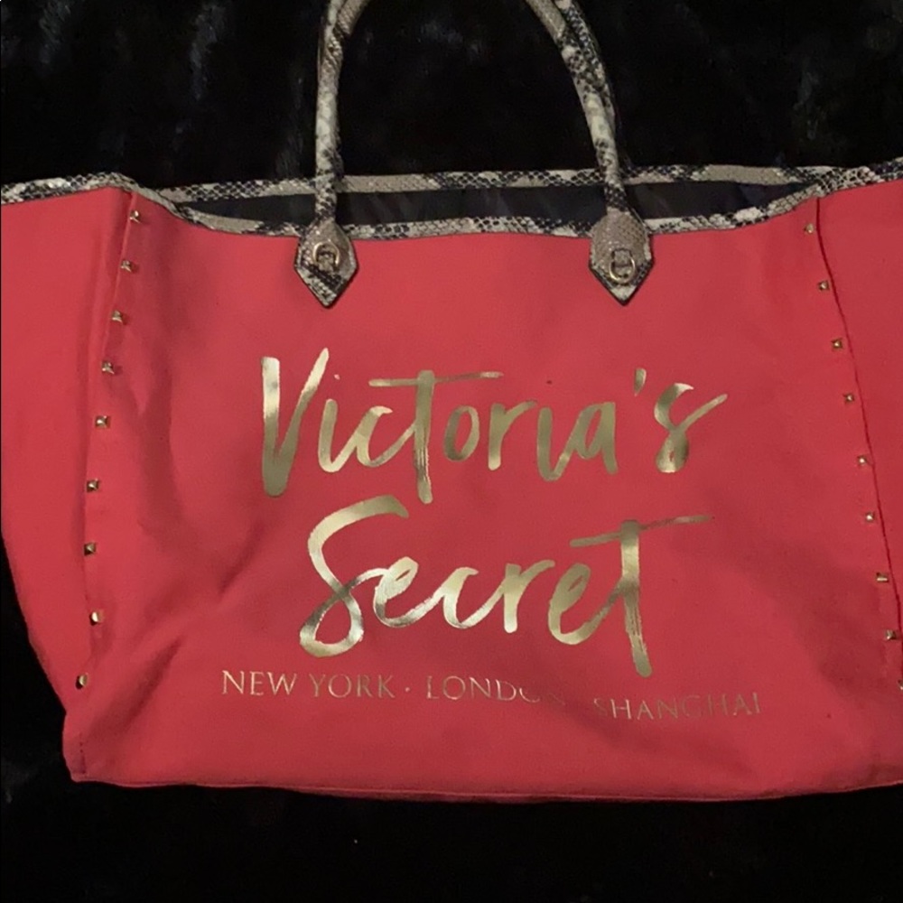 Victoria’s Secret tote bag